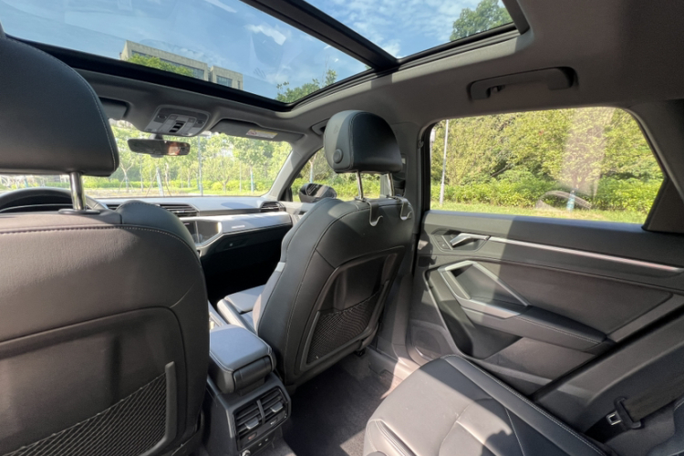 Audi Q3 2023 immagine di auto #9
