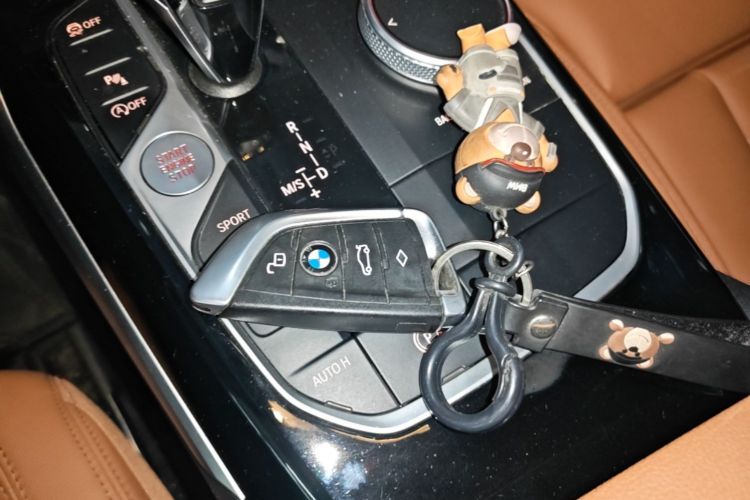 BMW 3 Series 2020 #9 BMW 3 Series 2020 immagine di auto #9