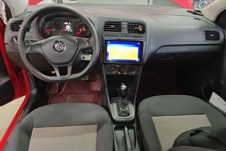 Volkswagen Polo 2018 car image #10