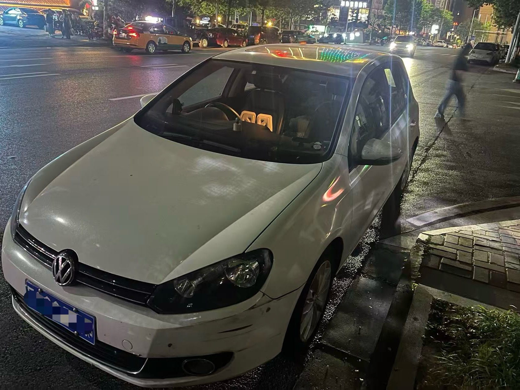Volkswagen Golf 2010 Volkswagen Golf 2010 car image