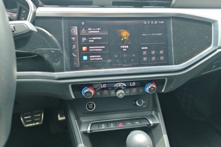 Audi Q3 2024 car image #13