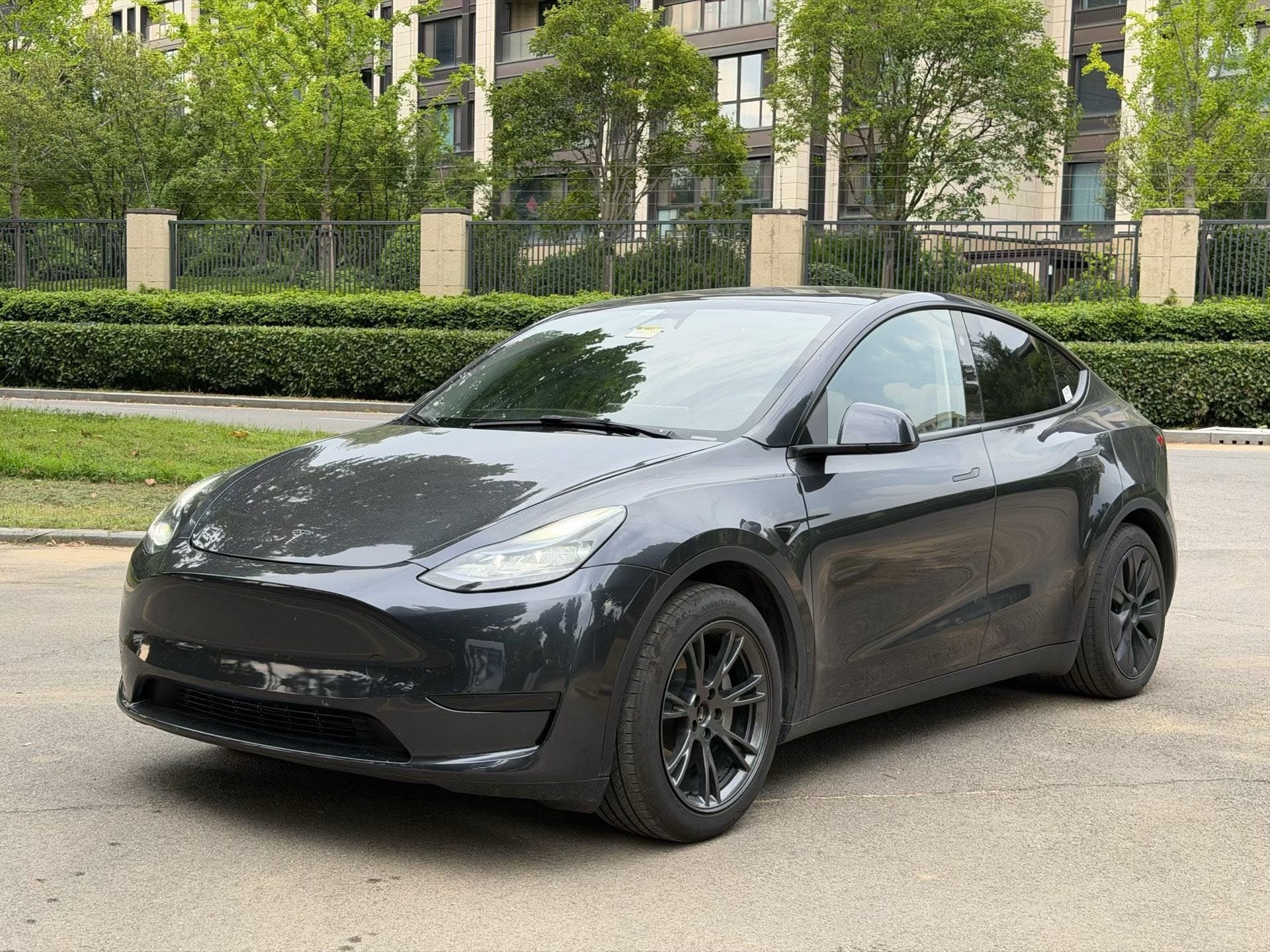 Tesla Model Y 2024 Tesla Model Y 2024 car image