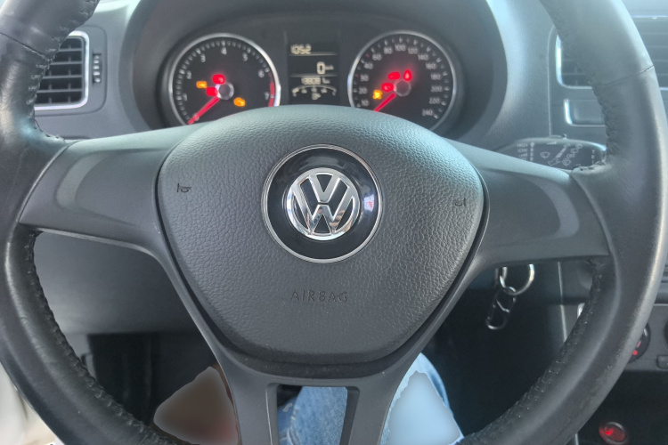Volkswagen Polo 2015 صورة سيارة #11