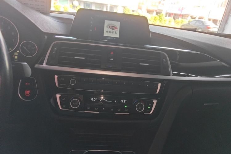 BMW 3 Series 2018 #13 BMW 3 Series 2018 car image #13