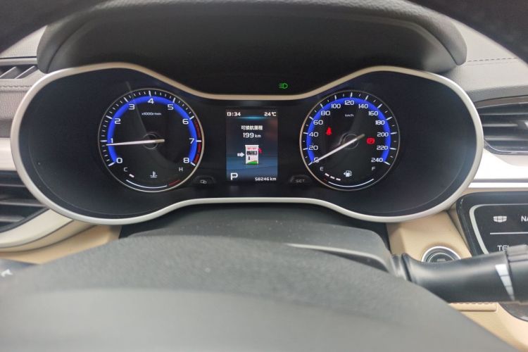 GEELY Emgrand 2019 car image #12
