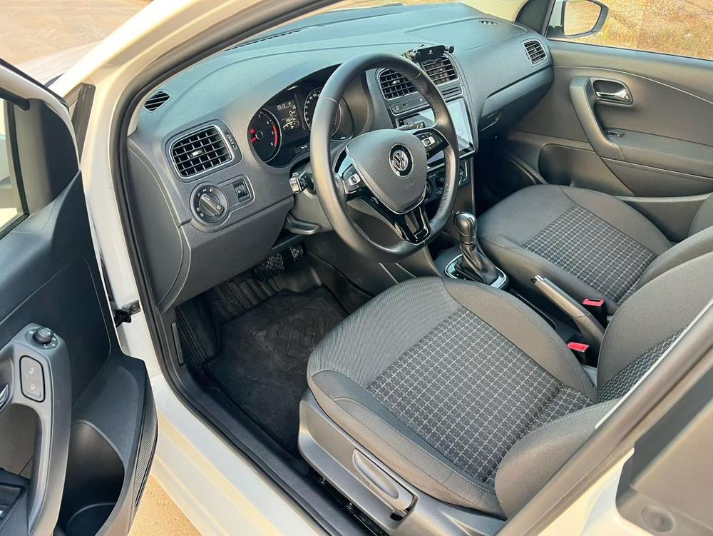 Volkswagen Polo 2019 car image #9
