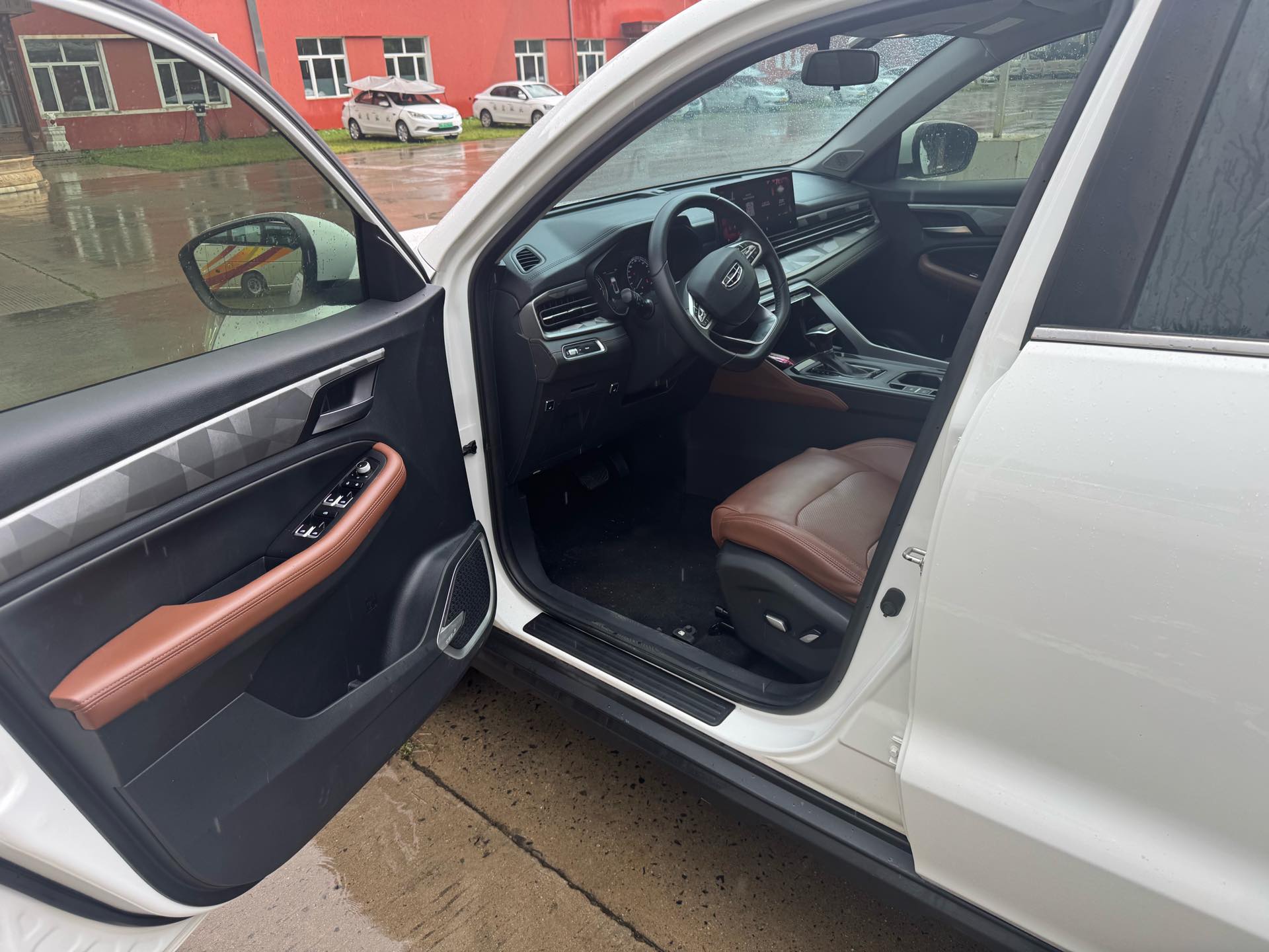 GEELY Vision X6 2022 car image #6