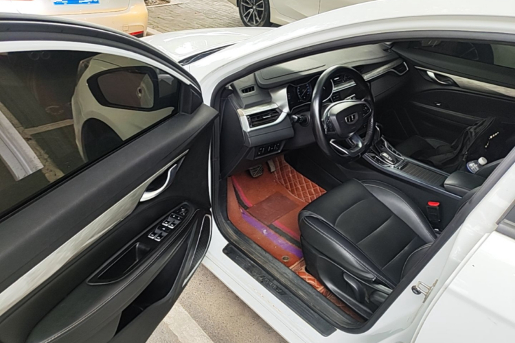 GEELY Emgrand 2019 car image #16