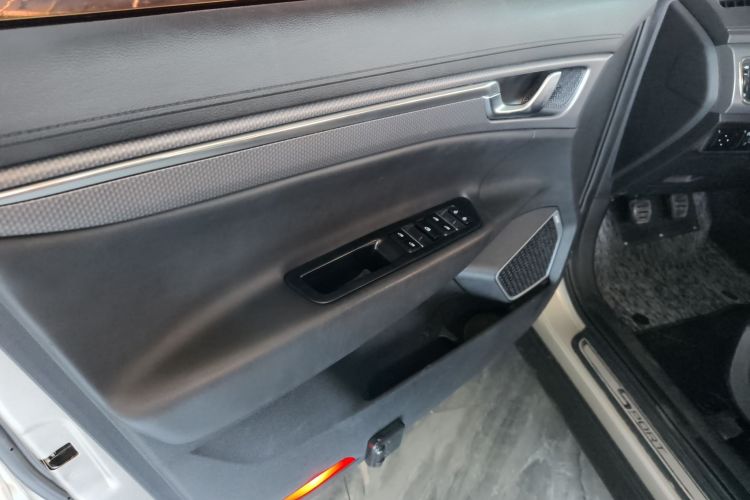 GEELY Emgrand GS 2018 car image #14
