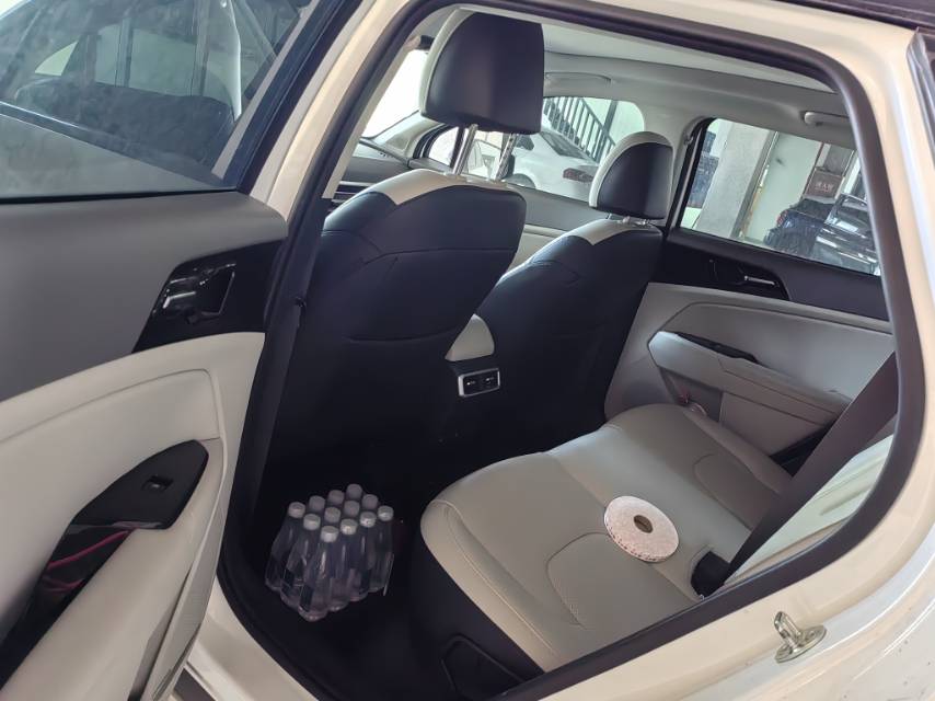 Kia Sportage 2024 immagine di auto #8