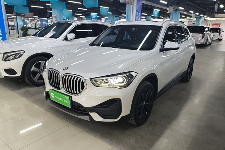 BMW X1 2021 صورة سيارة #2