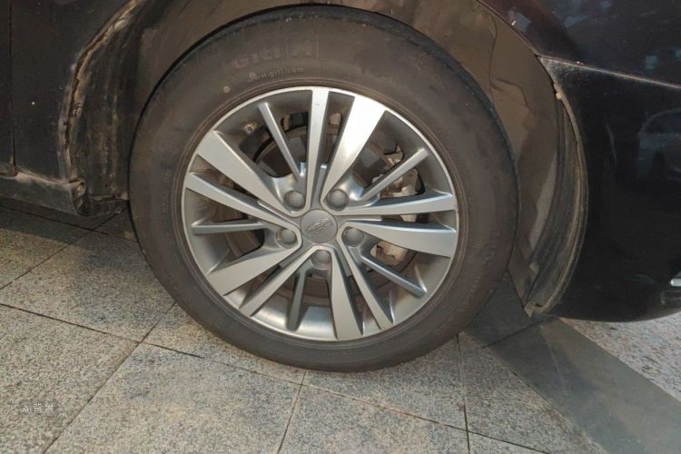 GEELY Emgrand 2019 immagine di auto #9