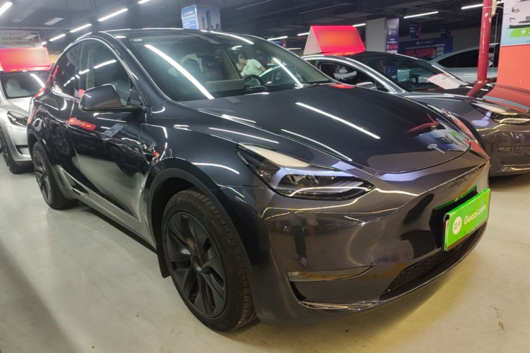 Tesla Model Y 2024 #4 Tesla Model Y 2024 car image #4
