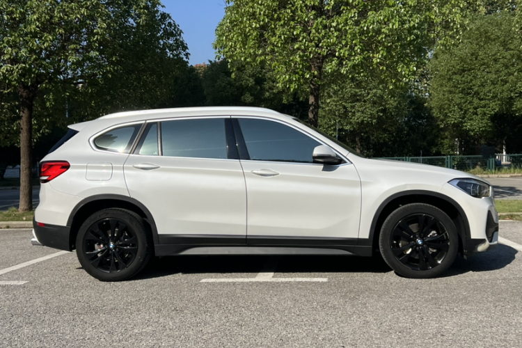 BMW X1 2021 car image #11