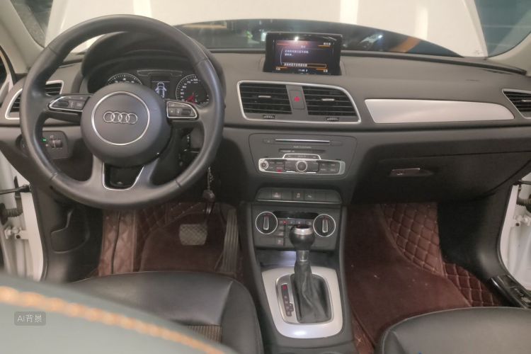 Audi Q3 2019 car image #20