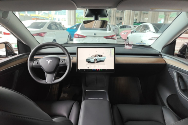 Tesla Model Y 2023 #10 Tesla Model Y 2023 immagine di auto #10