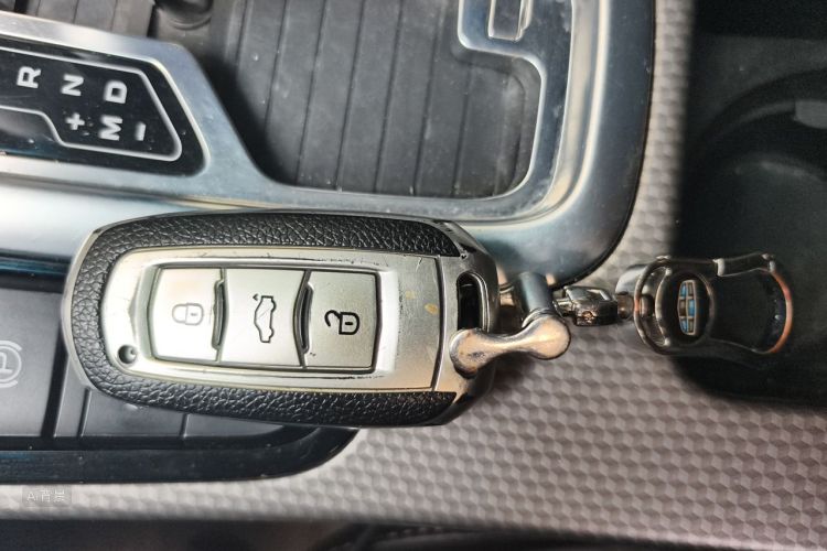 GEELY Emgrand GS 2017 car image #10