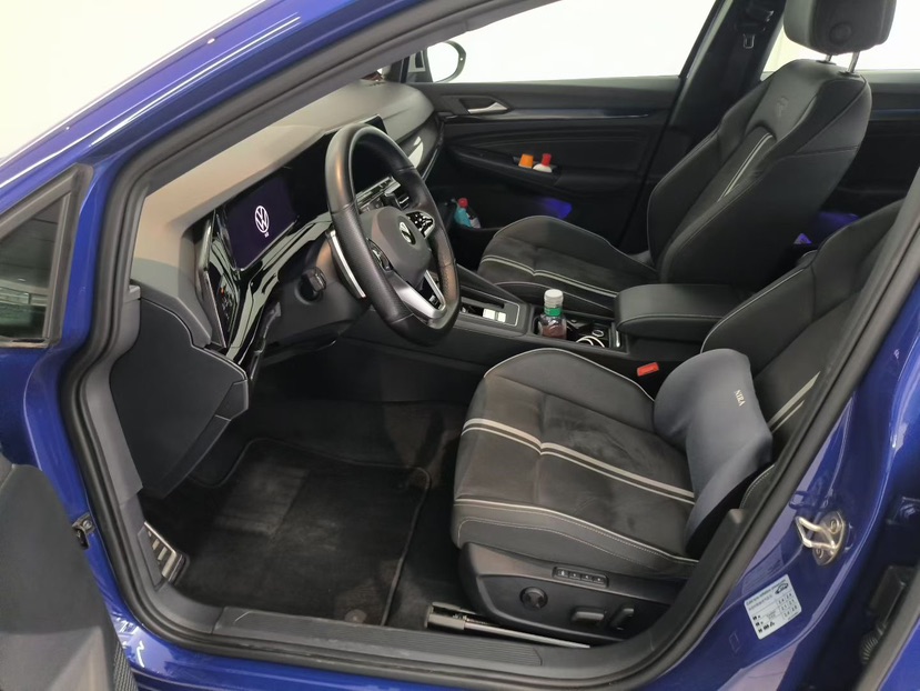 Volkswagen Golf 2021 car image #4