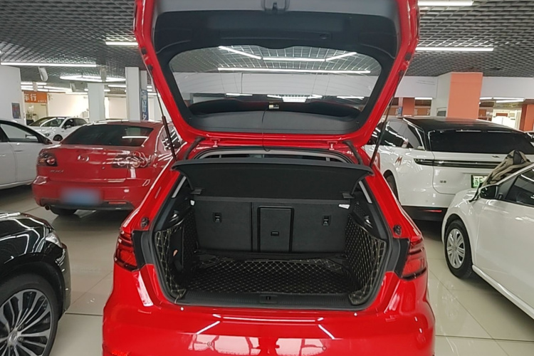 Audi A3 2019 car image #19