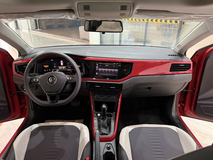 Volkswagen Polo 2022 car image #9