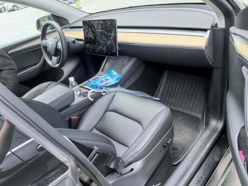 Tesla Model Y 2022 #5 Tesla Model Y 2022 car image #5