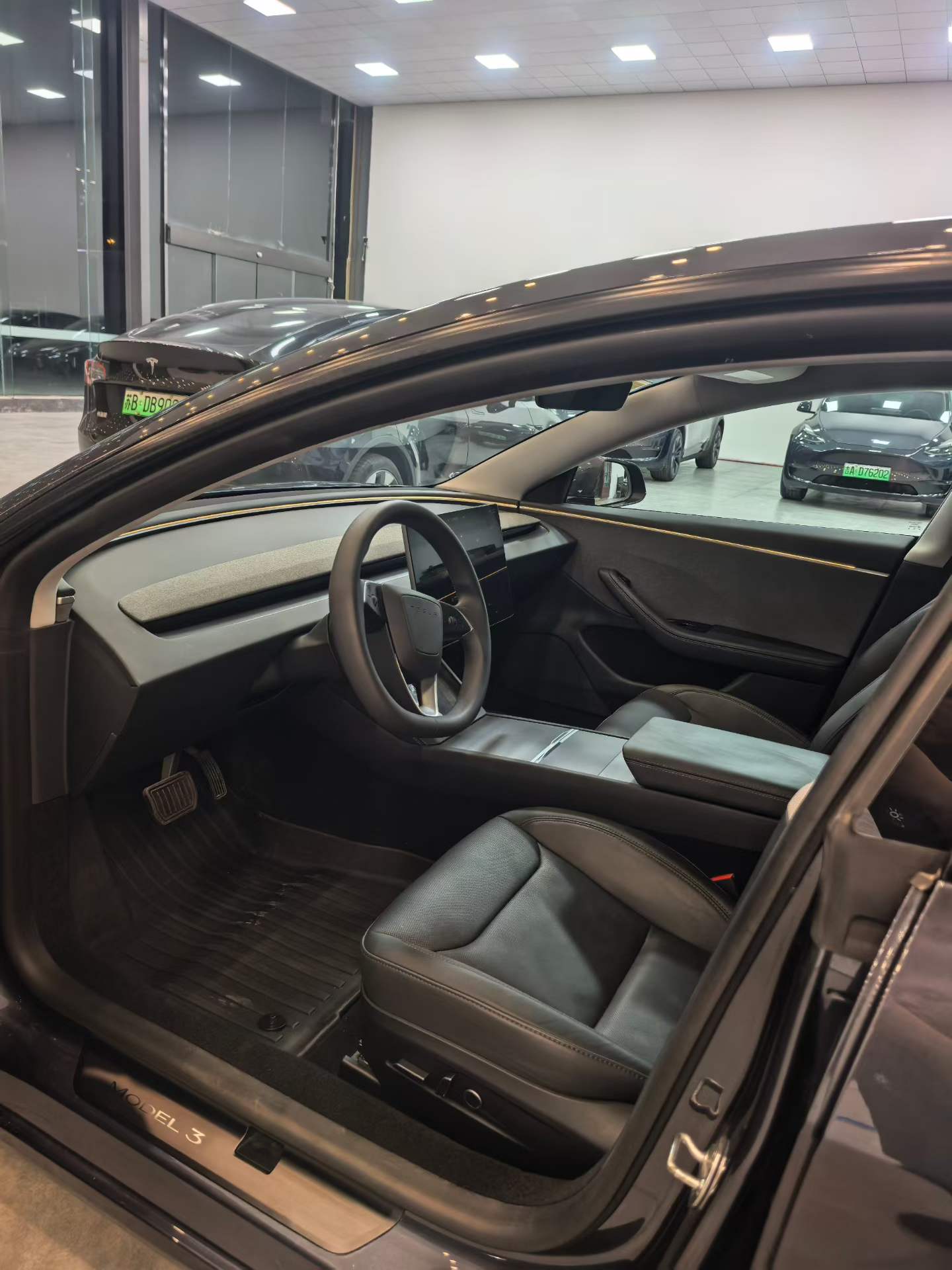 Tesla Model 3 2024 #6 Tesla Model 3 2024 car image #6