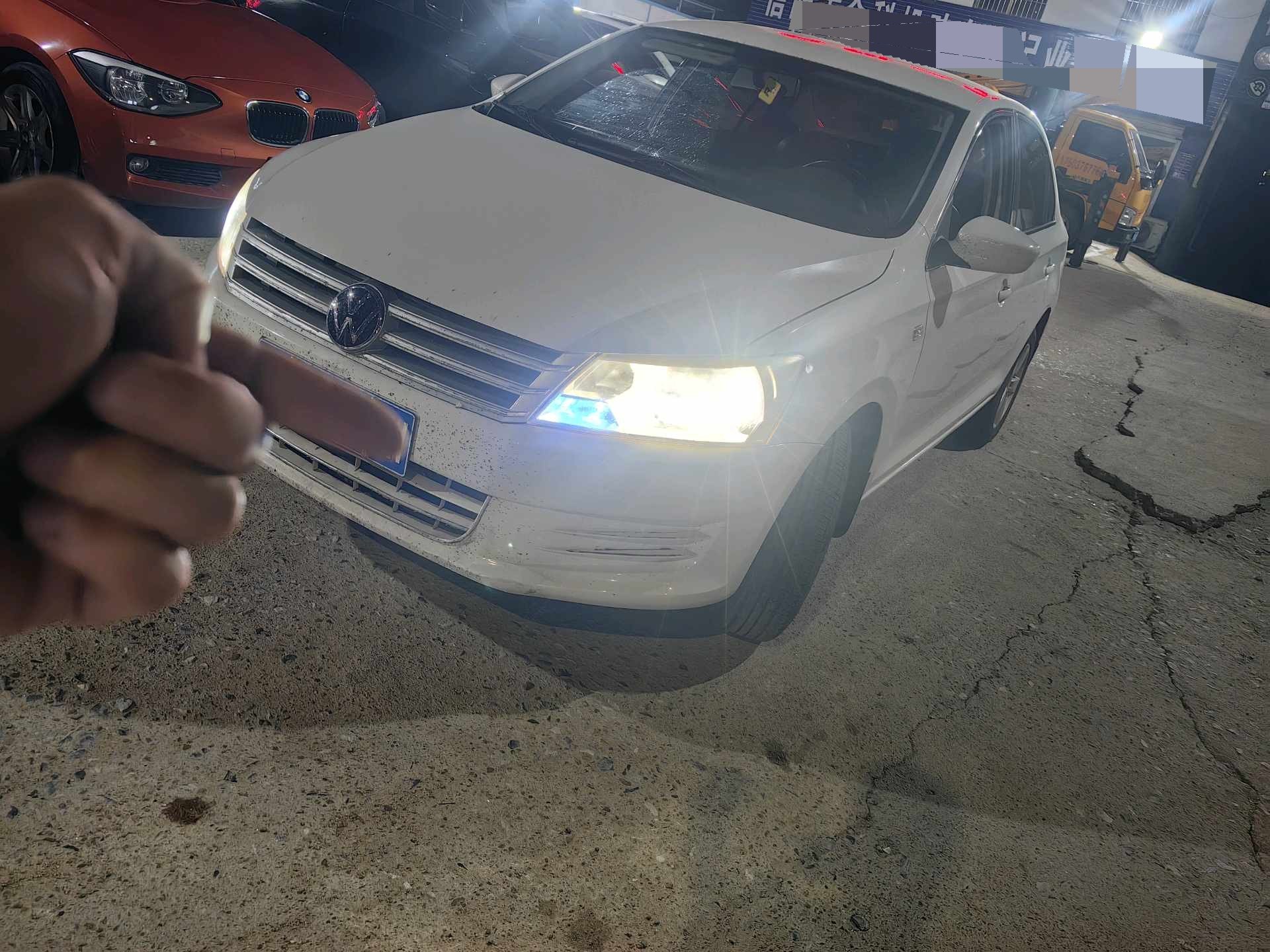 Volkswagen Santana 2013 car image 