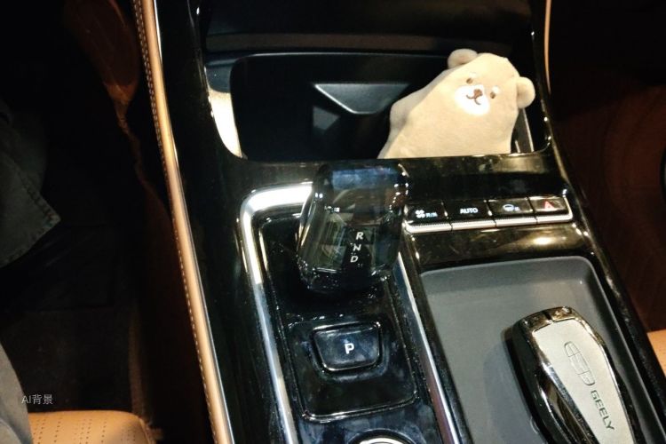 GEELY Boyue L 2025 car image #16