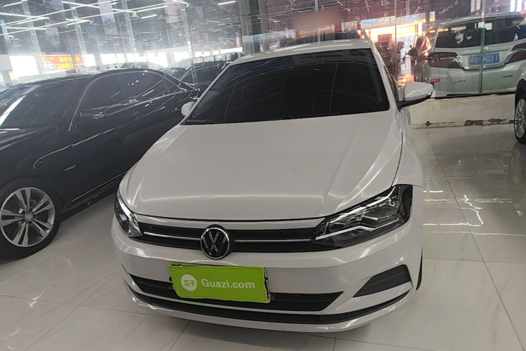 Volkswagen Polo 2023 car image #3