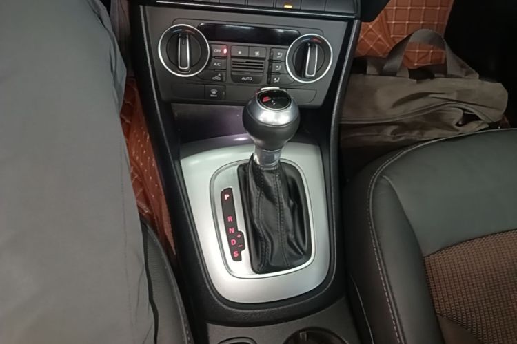 Audi Q3 2018 #22 Audi Q3 2018 car image #22
