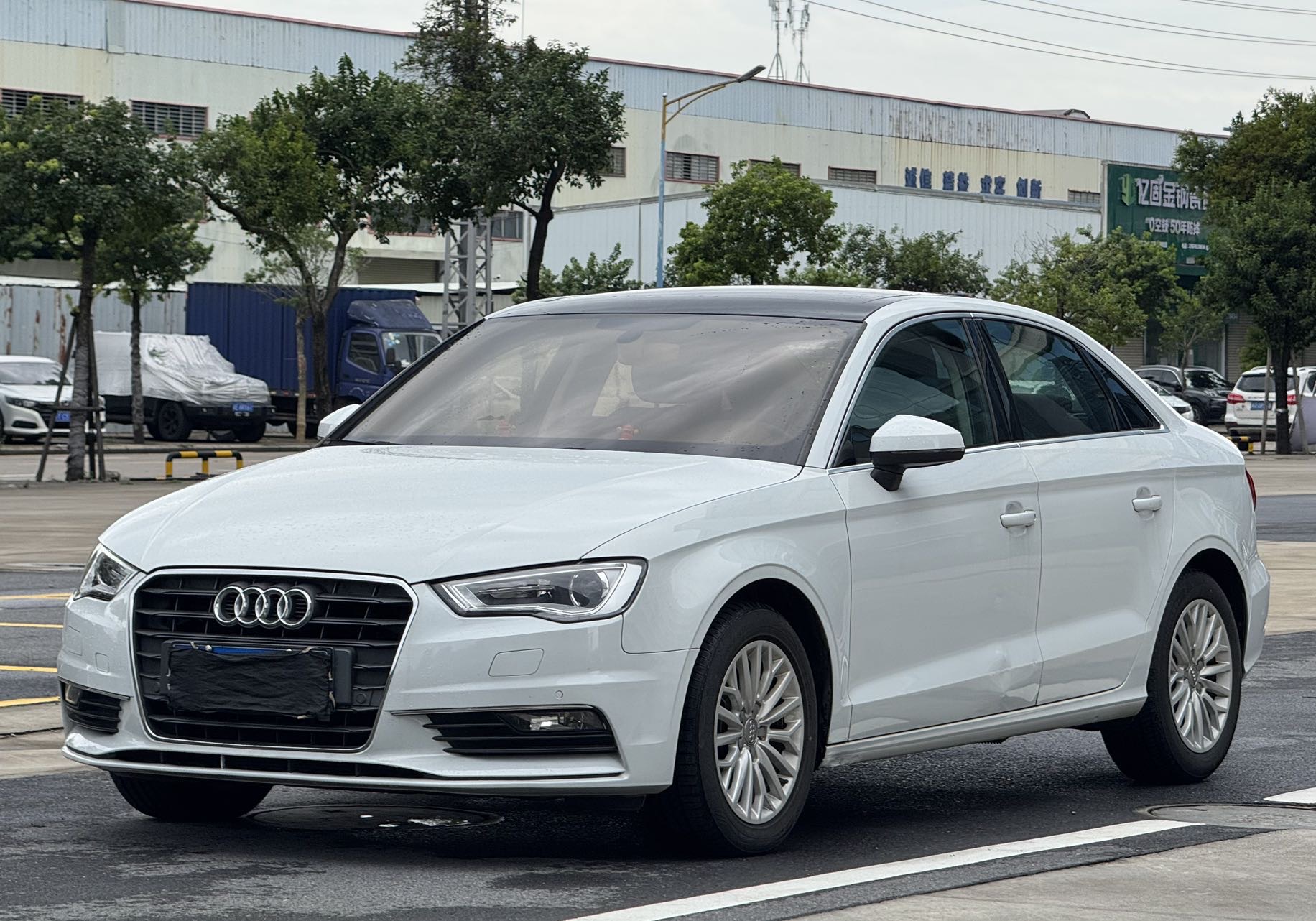 Audi A3 2016 car image #3