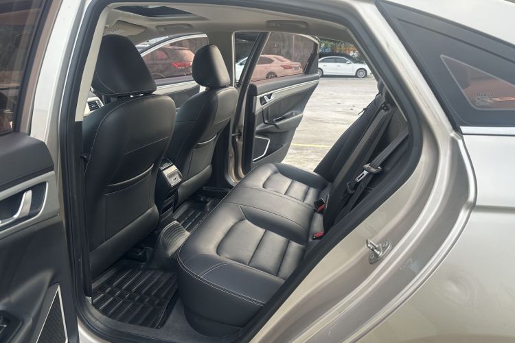 GEELY Emgrand GL 2017 car image #12