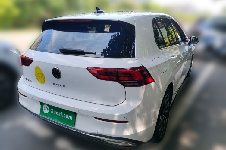 Volkswagen Golf 2022 car image #5