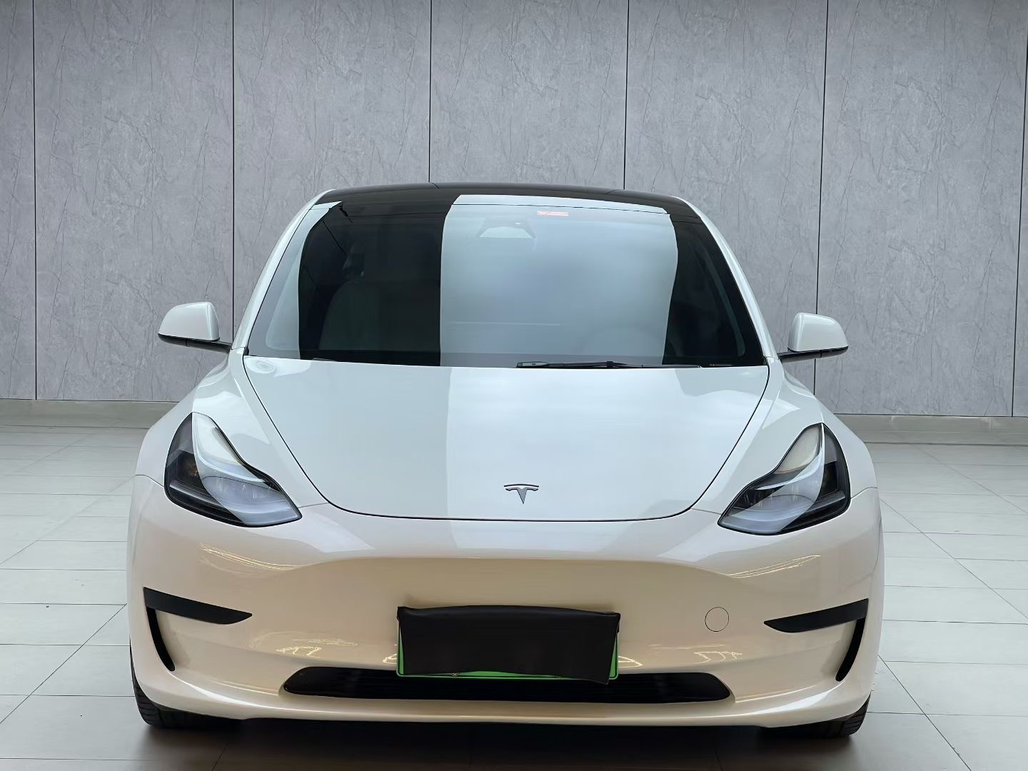Tesla Model 3 2022 car image #2