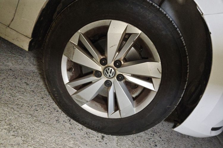 Volkswagen Polo 2019 car image #9