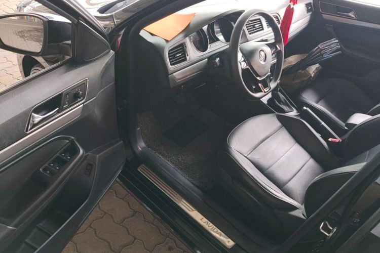 Volkswagen Lavida 2015 car image #16