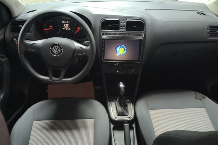Volkswagen Polo 2018 car image #10