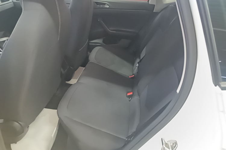 Volkswagen Polo 2021 car image #17