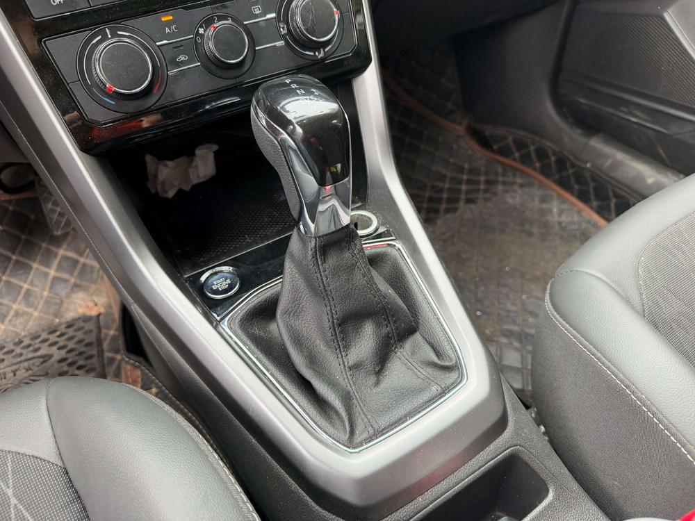 Volkswagen T-Cross 2021 car image #10