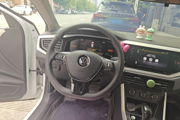 Volkswagen Polo 2023 car image #11