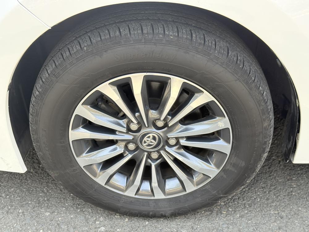 Toyota Corolla 2018 immagine di auto #12