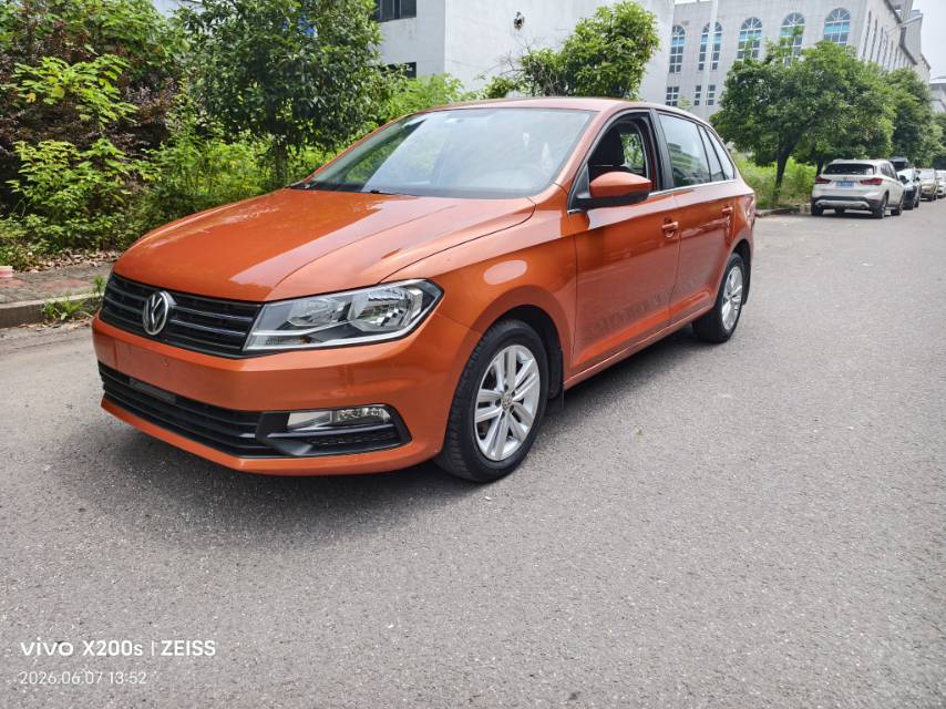 Volkswagen Santana 2015 car image 