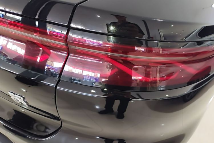 BYD Han 2024 car image #8