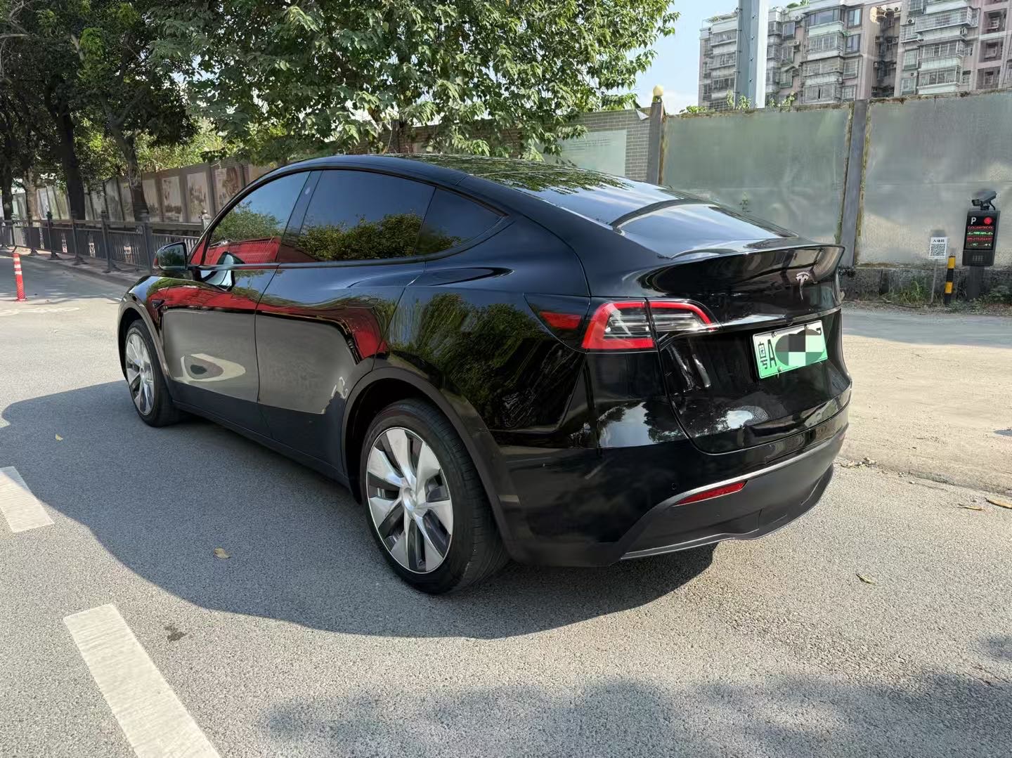 Tesla Model Y 2022 صورة سيارة #4