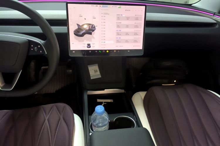 Tesla Model 3 2025 #14 Tesla Model 3 2025 car image #14