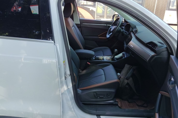 Audi Q3 2020 immagine di auto #24