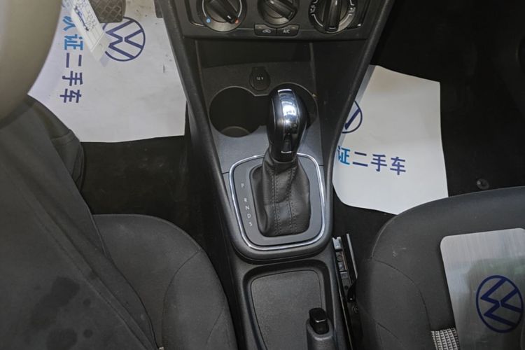Volkswagen Polo 2018 car image #14