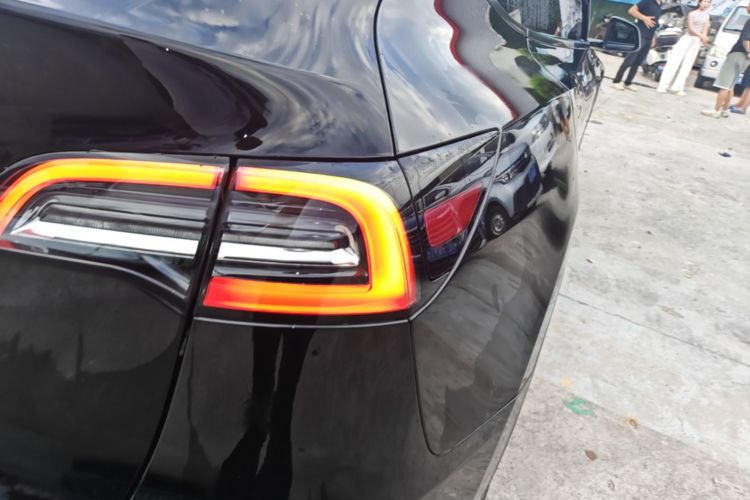 Tesla Model Y 2023 #8 Tesla Model Y 2023 car image #8