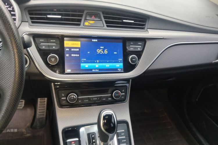 GEELY Emgrand GS 2016 car image #15