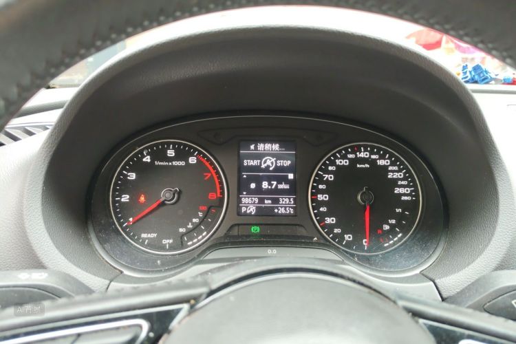 Audi A3 2018 car image #13